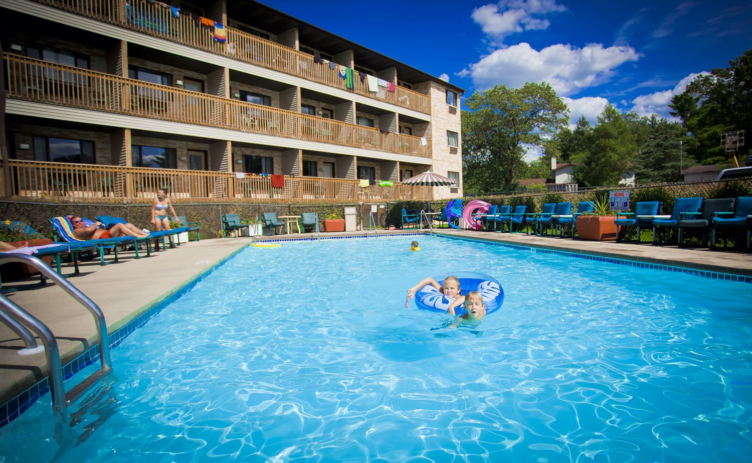 Photo Gallery  Aloha Beach Resort Wisconsin Dells